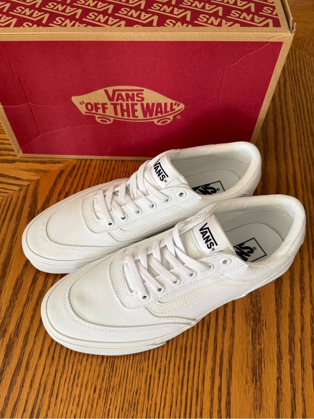VANS Brooklyn Sneakers - White Canvas
